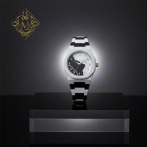 aur-watch-black-&-white