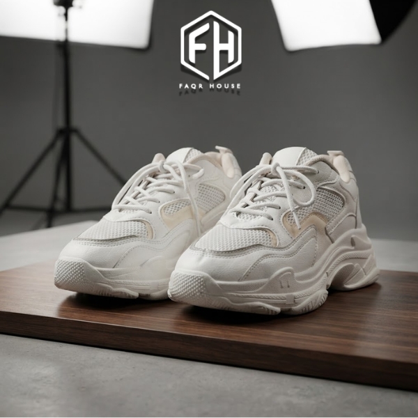 1 mens-lightweight-white-fashion-sneakers