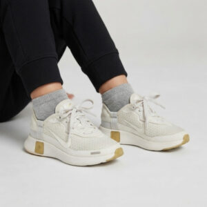 nike-womens-white-running-sneakers